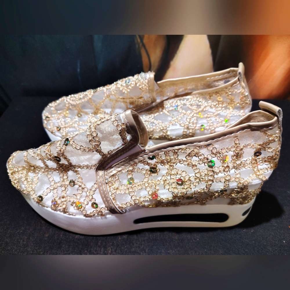 Elegant Gold Embellished Women's Shoes. Great Condition